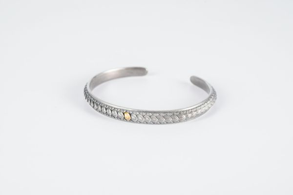 Bijoux homme tendances : bracelets, bagues, colliers incontournables